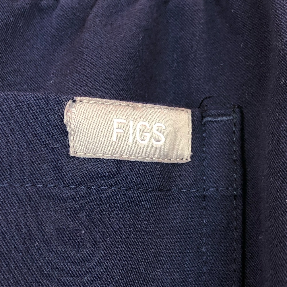FIGS Casma Top Livingston Bottom Scrub Set Medical - Picture 15 of 15